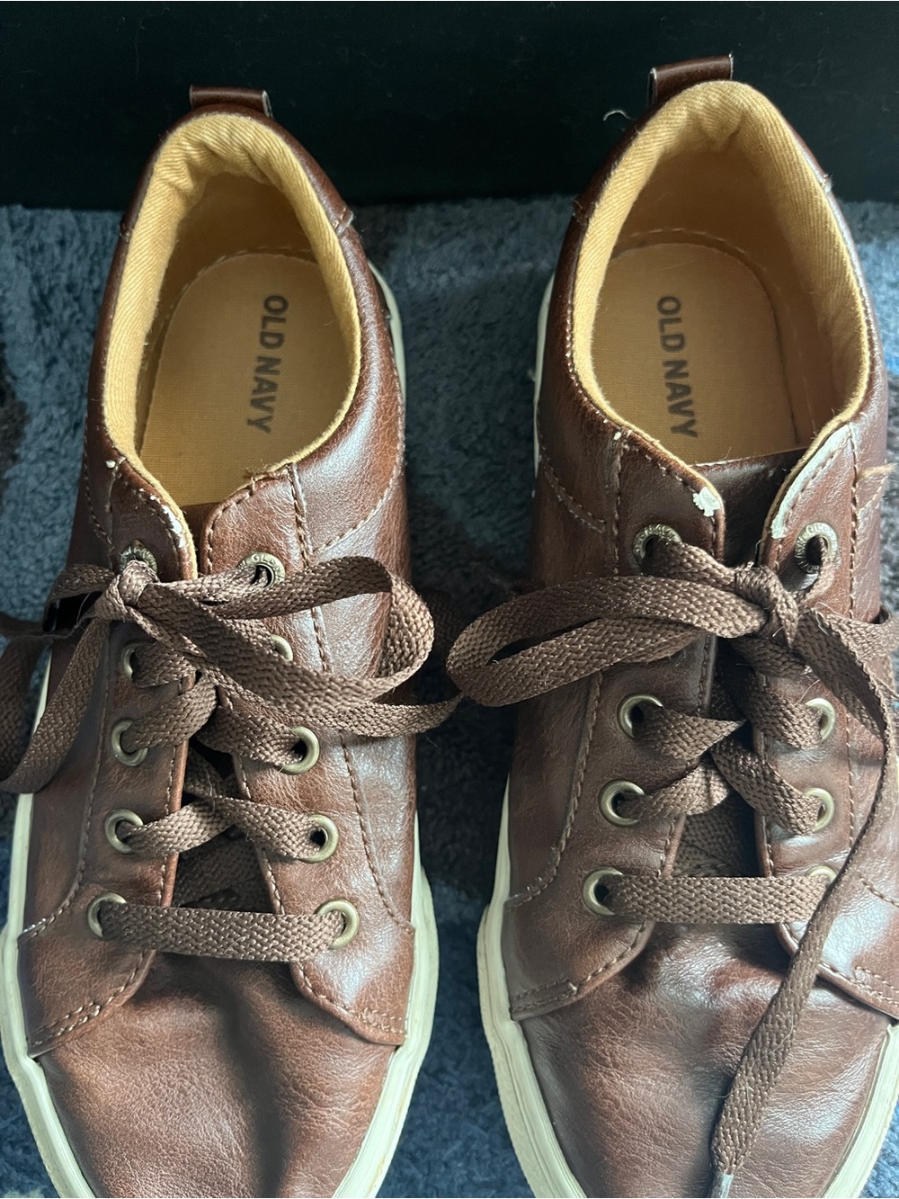 Old Navy Brown Leather Low-Top Boy’s size 3 Sneakers - Picture 2 of 5